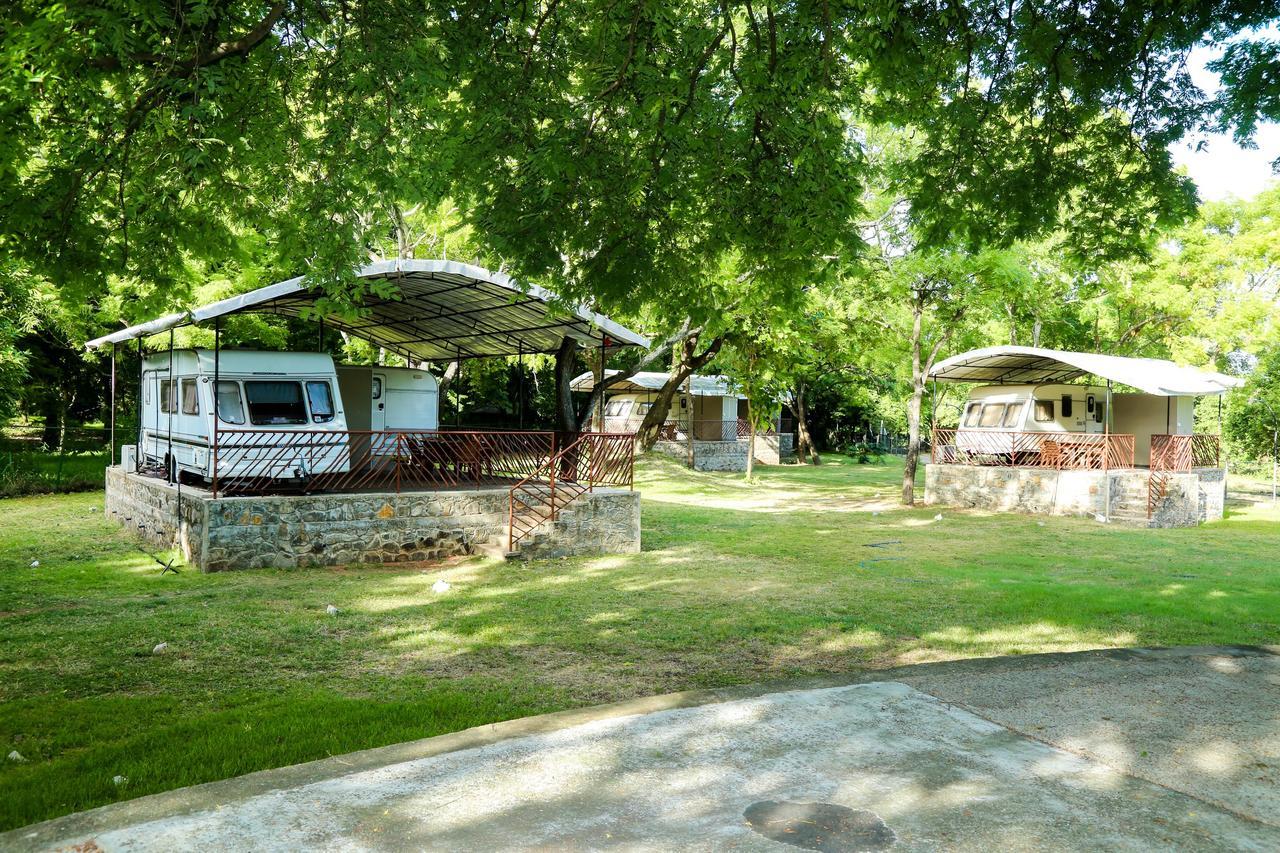 مبيت وإفطار أنرادابورام Malwathu Oya Caravan Park المظهر الخارجي الصورة