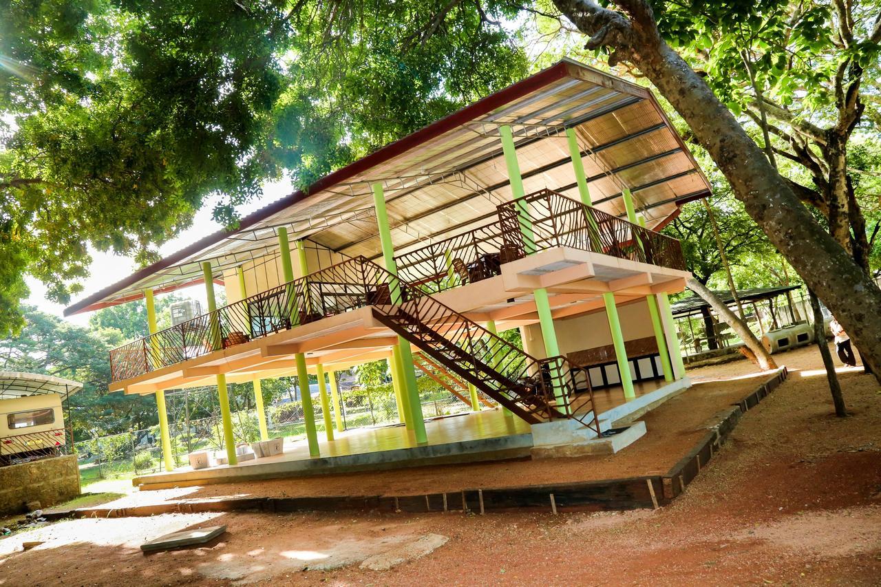 مبيت وإفطار أنرادابورام Malwathu Oya Caravan Park المظهر الخارجي الصورة